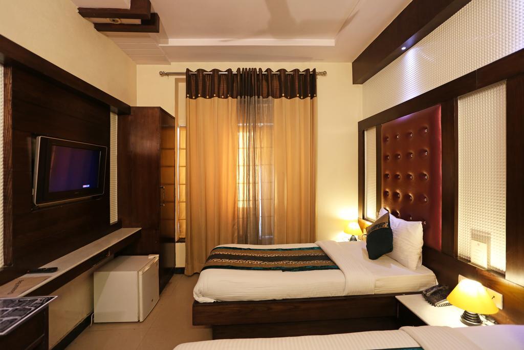 Hotel Star Plaza@New Delhi Railway Station Экстерьер фото